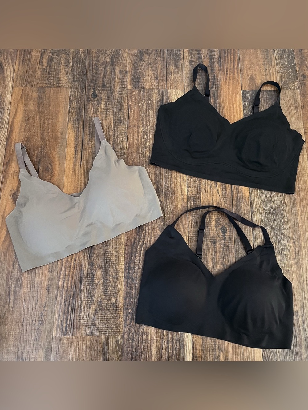 True & Co Wireless Bras (set of 3) Soft Adjustable Straps Size Large Gray Black